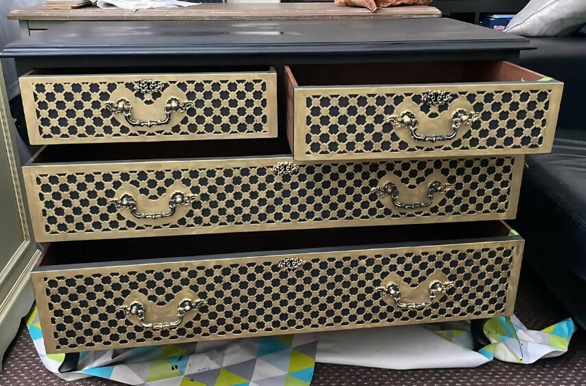Vintage sort og guldkiste af skuffer - Image 2