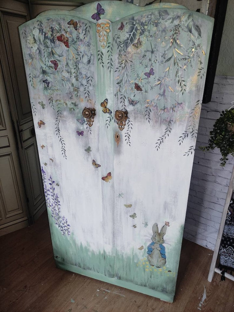 Boho, lurvede chic, art deco -garderobeskabe og armoire, hentet og upcycled for at bestille fra kvalitetsvintage møbler. - Image 3